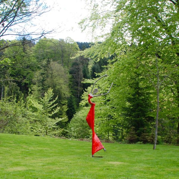 rote Skulptur für den Park_CarbonCouture | Nonos