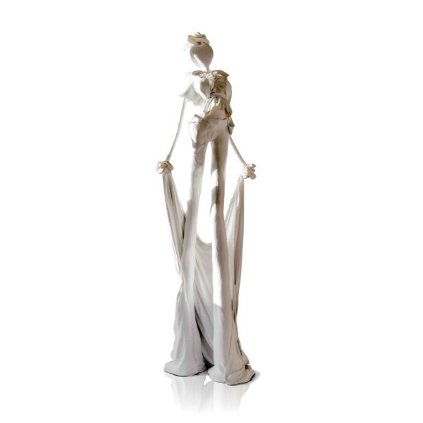 Franziska und Mercedes Welte_weiße, weibliche Skulptur aus Stahl, Fiberglas und Epoxydharz_Interior Design | Nonos