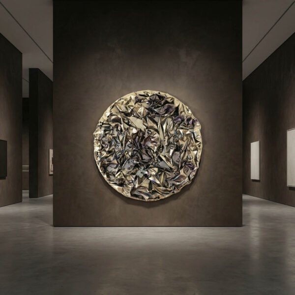 Moderne runde Wandskulptur in Gold von NONOS – inspiriert von der Natur, handgefertigt 2023, zeitgenössisch und einzigartig