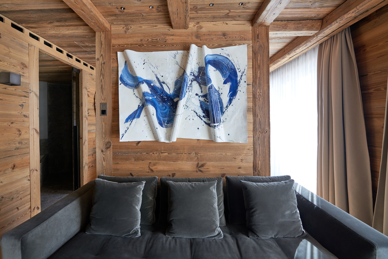 Severins_5*Hotel_NONOS_Kunstwerke Ausstellung Wandrelief in Blau hergestellt von den Schwestern Welte