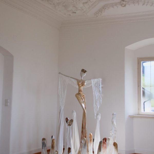goldene, weibliche Skulptur aus Stahl, Fiberglas und Epoxydharz_Interior Design | Nonos