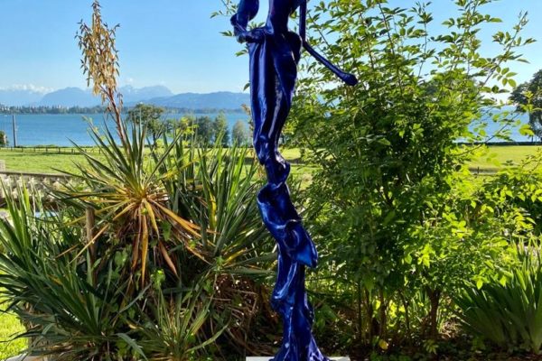 blaue, weibliche Skulptur für den Garten_Outdoor | Nonos
