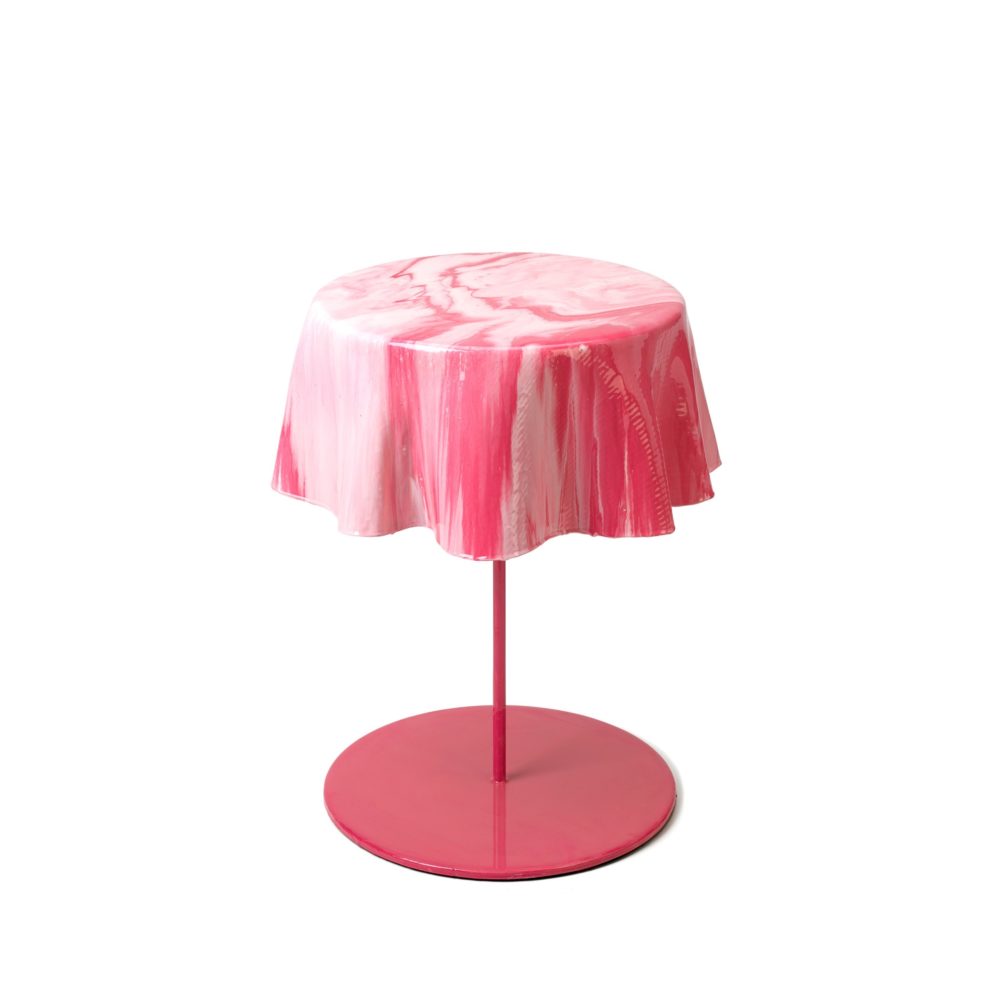 pinker Tisch aus Metall und Fiberglas_Pink Panter_Interior Design | Nonos