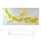abstraktes Wandbild von Mercedes und Franziska Welte_Leinwandbild_abstrakte Kunst_weiß, gelb_interior design | Nonos