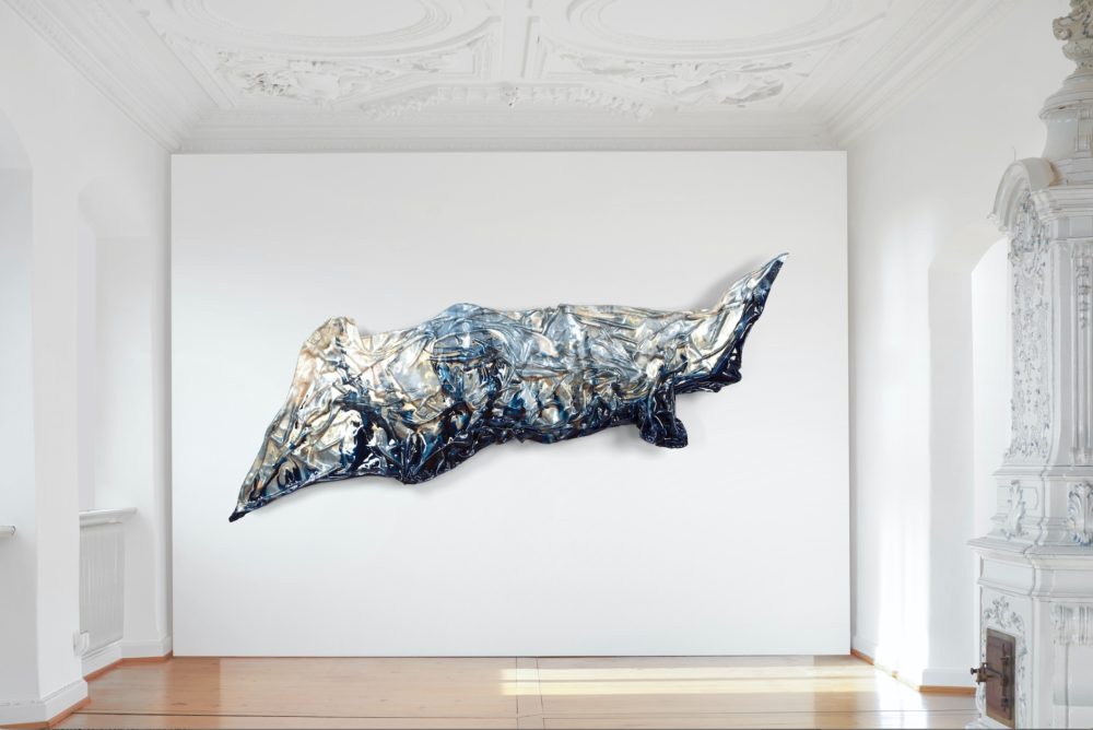 abstraktes Wandobjekt aus Fiberglas_silber, gold, blaues Wandrelief | Nonos