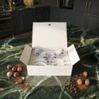 4er-Set Espresso-Tassen von NONOS, stilvolles Design-Set aus Porzellan mit vier Espressotassen und Untertassen, hochwertig verpackt, Design-Espressotassen für stilvolle Kaffeerituale.