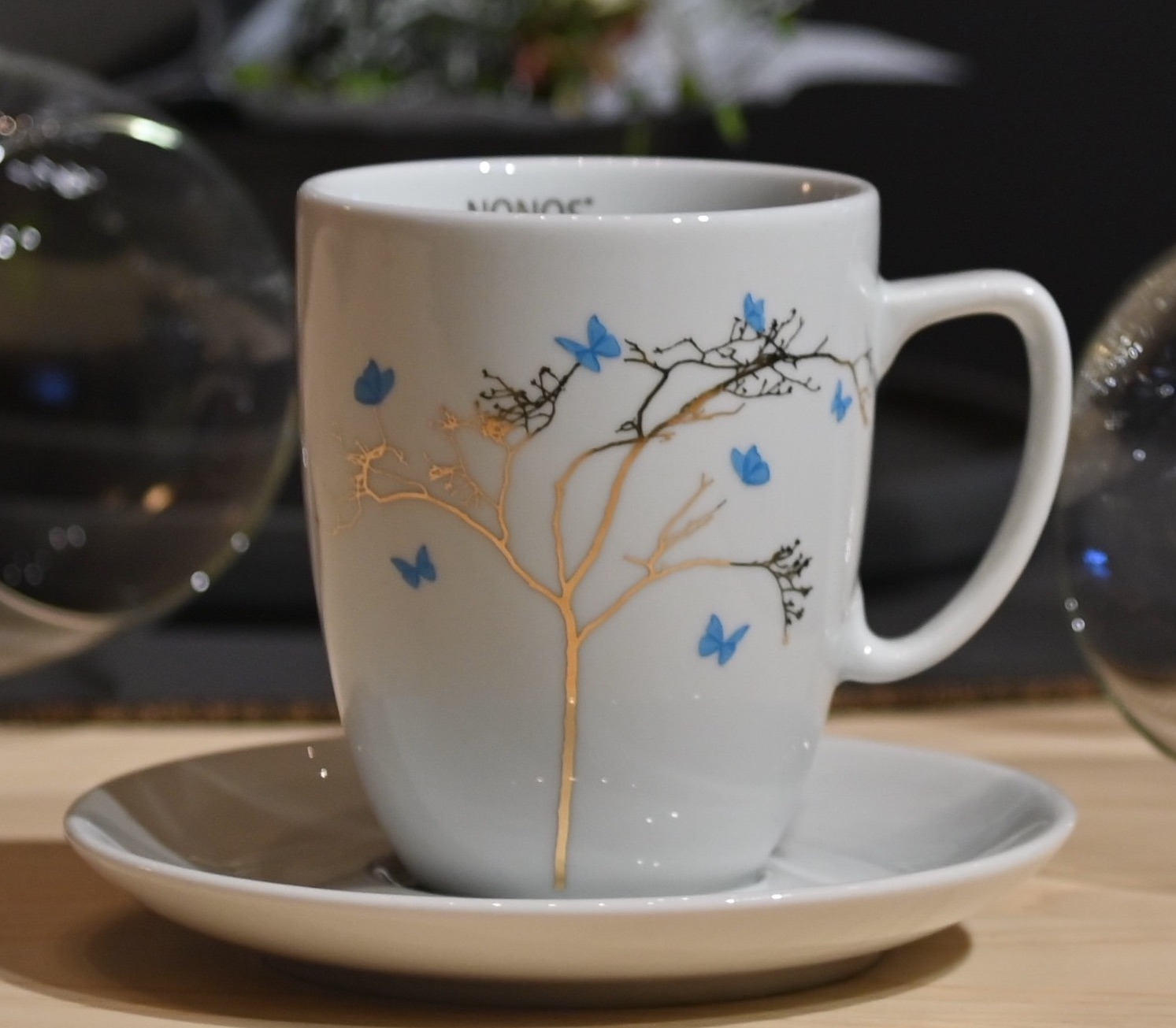 Schmetterling Tasse von NONOS, Tee Genuss mit Geschmack fürs Design