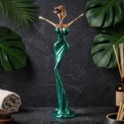 Grüne Venus Bronzeskulptur von NONOS – handgefertigtes Kunstobjekt inspiriert von Natur und Bewegung