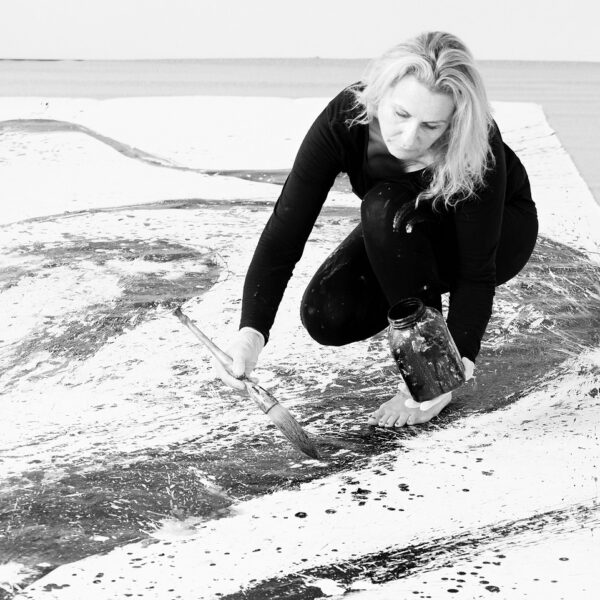 Künstlerinnen Mercedes und Franziska Welte NONOS NONOS Künstlerinnen zeitgenössische Skulptur Atelier Künstlerinnen NONOS bei der Arbeit im Atelier