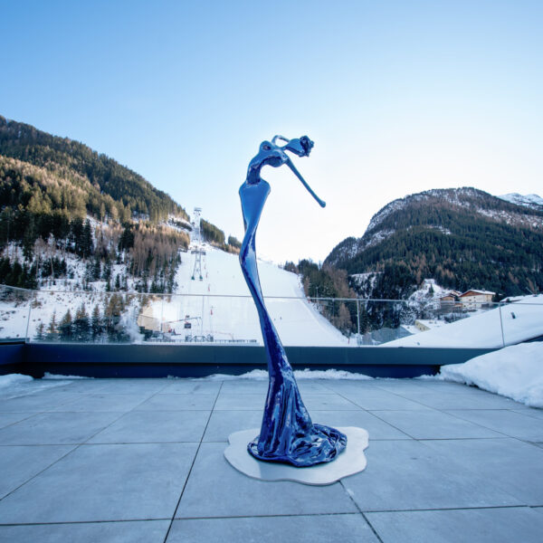 Sissy, 2025. Franziska and Mercedes Welte _ NONOS. Rooftop sculpture for The Art of Legacy, Elizabeth Arthotel. (Photo_ Erika Laszlo Demeter - © Elizabeth Arthotel)(1)